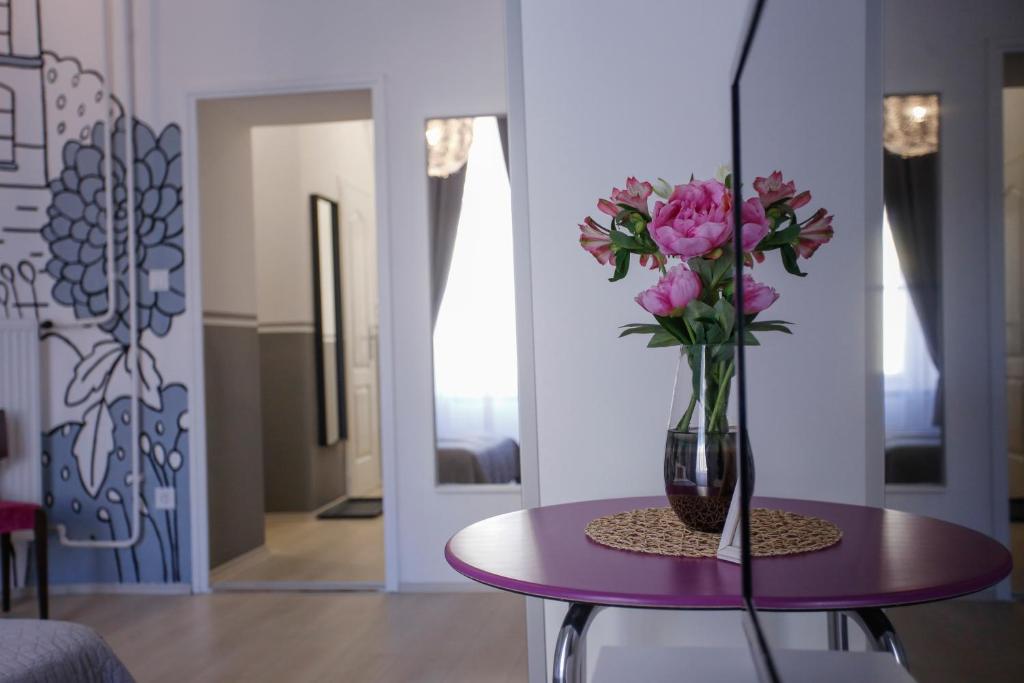 Uránia Apartmanház - Resim 45