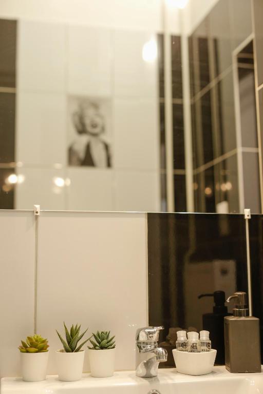 Uránia Apartmanház - Resim 42