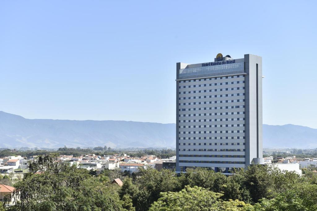Nespecifikovaný výhled na hory nebo výhled na hory při pohledu z hotelu