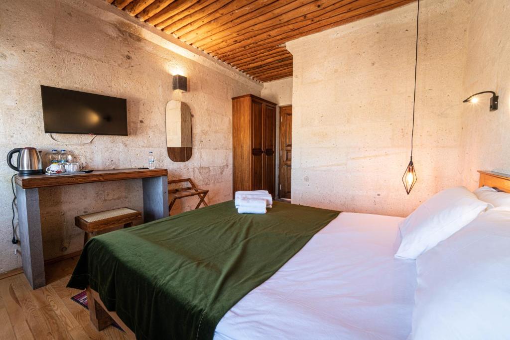 Alice in Cappadocia - 3