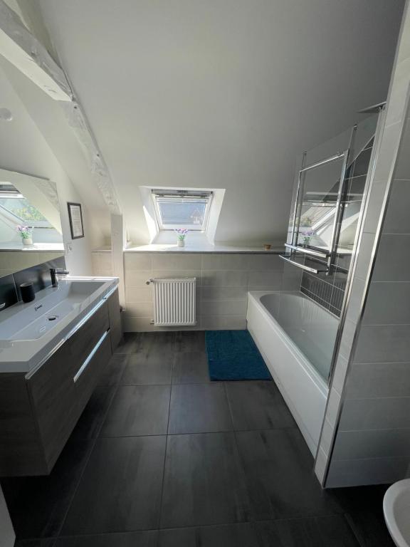 Résidence Cosy - Double Room With Shared Bathroom