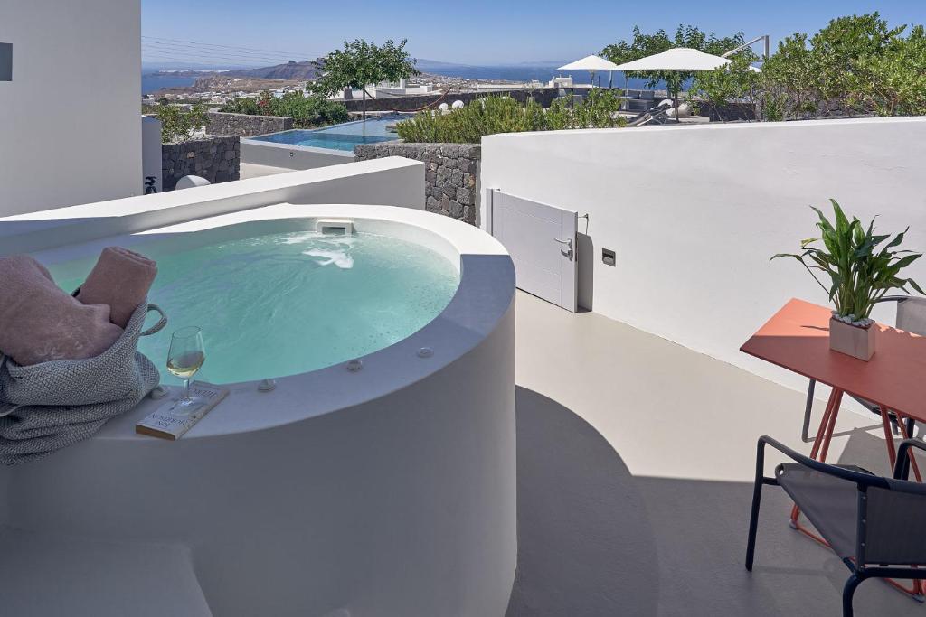 Nova Luxury Suites - 17