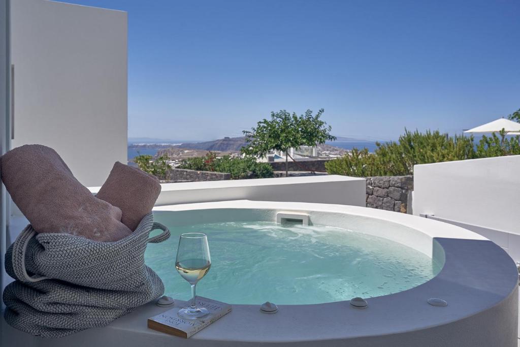 Nova Luxury Suites - 3