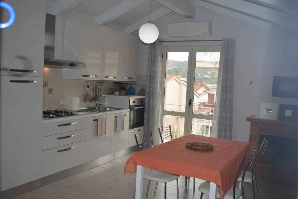 Η κουζίνα ή μικρή κουζίνα στο Mansarda B&B Inside Agropoli