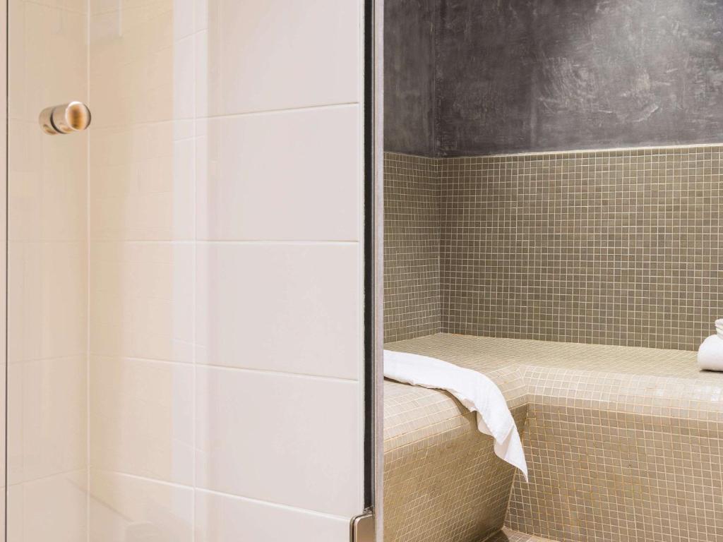 Postel nebo postele na pokoji v ubytování ibis Styles Nieuwpoort