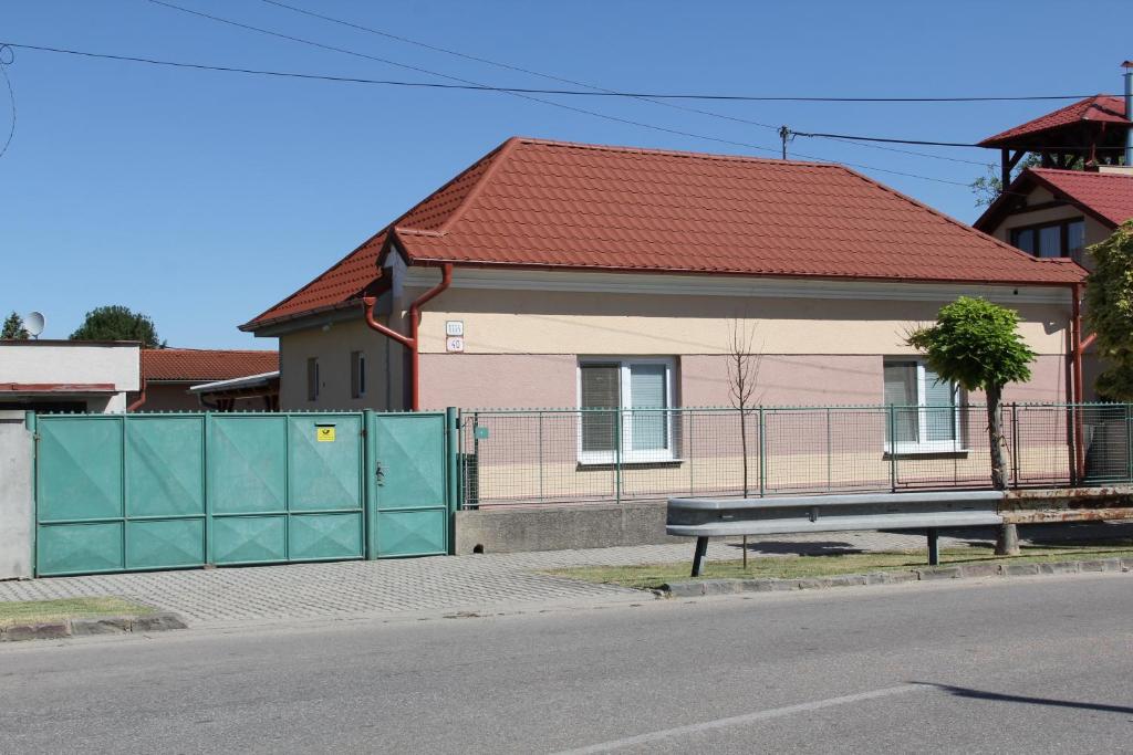 Budova, kde se prázdninový dům nachází