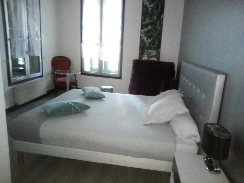 Madelon IV - Deluxe Room