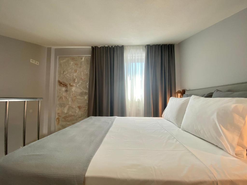 Kali Thea Suites - 9