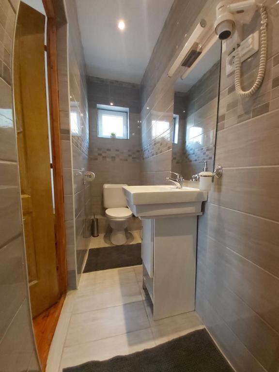 Kúpeľňa v ubytovaní Fenyőfa vendégház