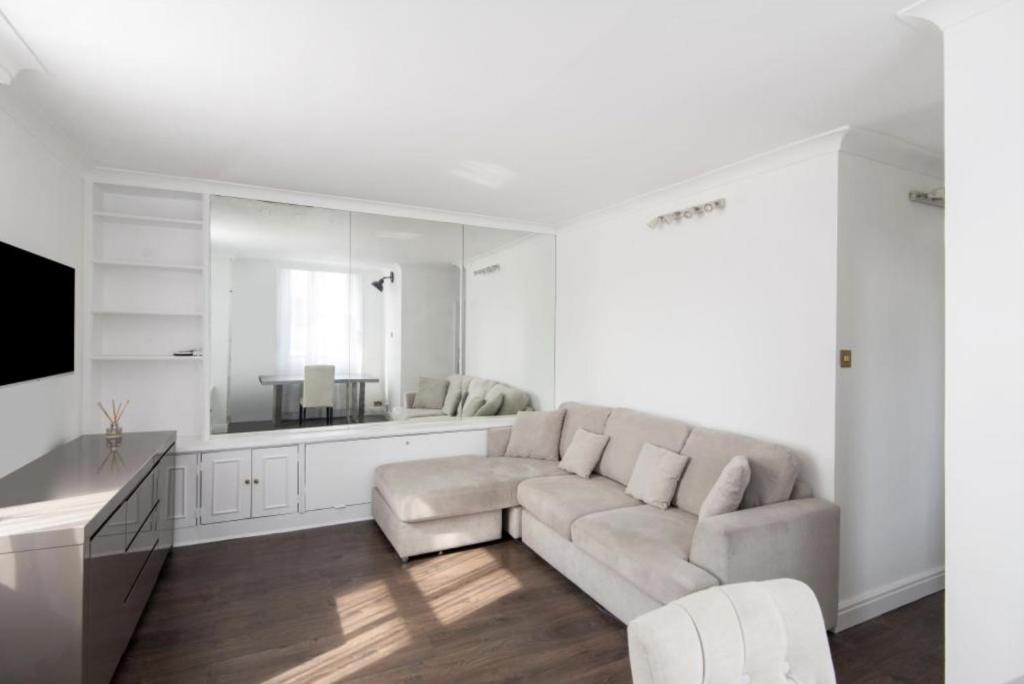Knightsbridge 1 Bedroom  - Near Harrods - Housity