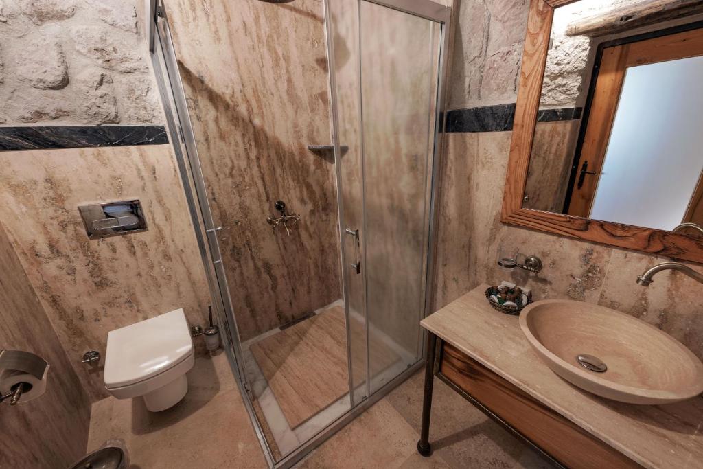 Sarnich Cave Suites - 3