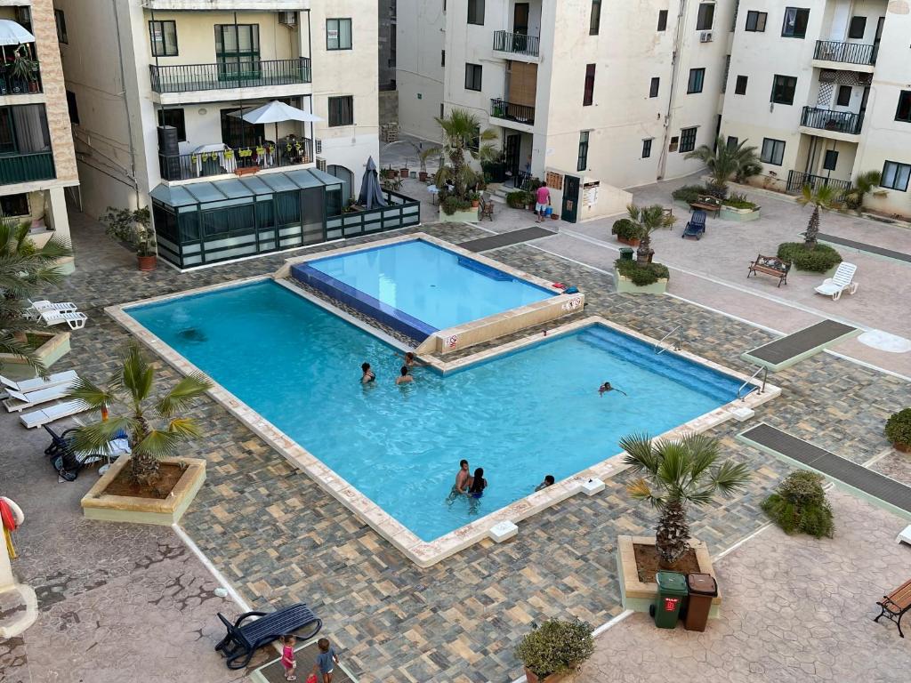Beautiful Central Apartment with Pool - Appartamento Con Tre Camere Da Letto