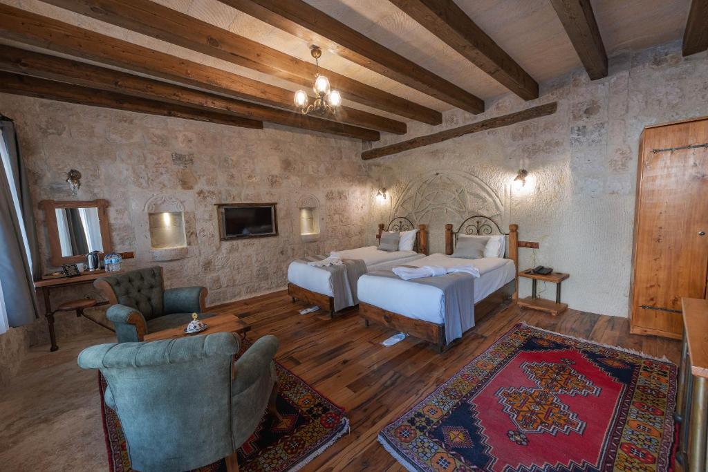 Sarnich Cave Suites - 4