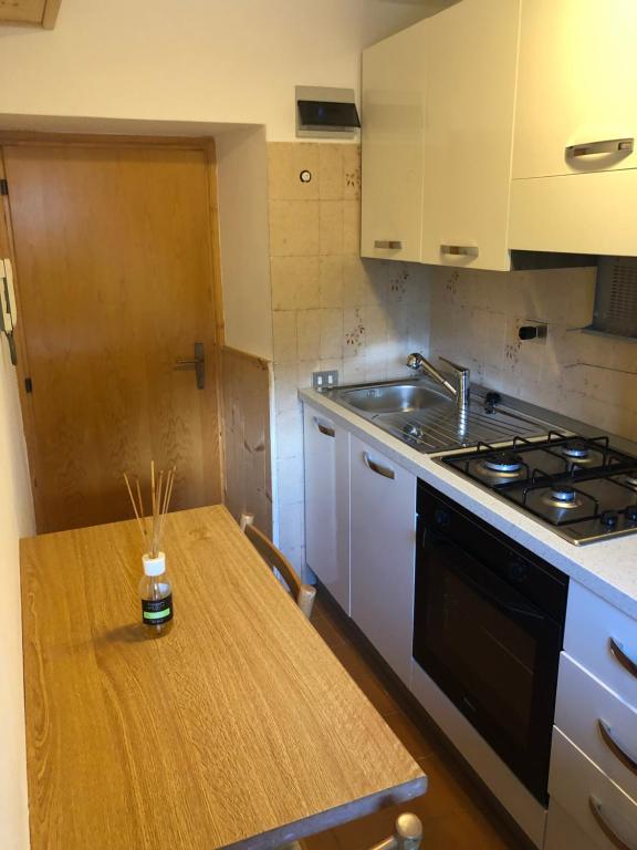 A kitchen or kitchenette at Case vacanze Desiree