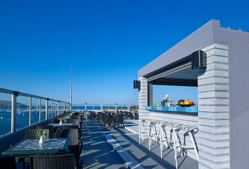 Balkón alebo terasa v ubytovaní Mistral Bay Hotel