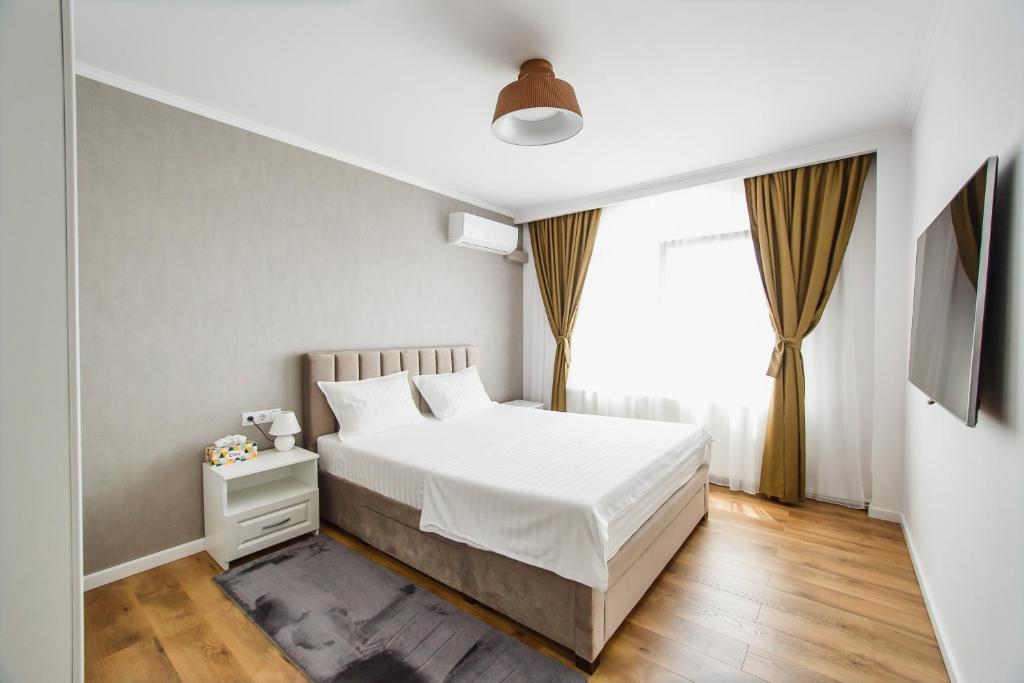 
Deluxe Double Room (2 Adults + 1 Child)
