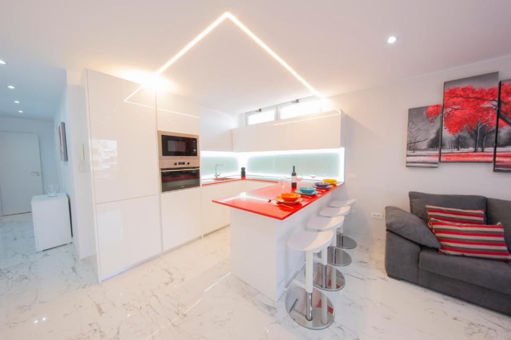 Kuchnia lub aneks kuchenny w obiekcie MEDANO4YOU The Austrian Holiday Home
