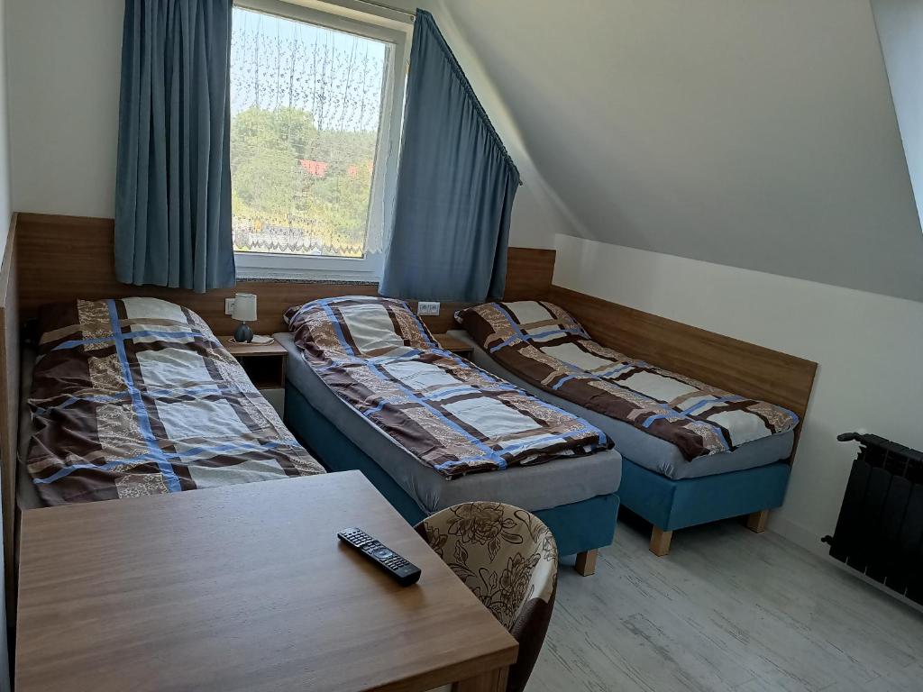 Noclegi Zielona Góra u Moni - Comfort Driepersoonskamer Met Douche