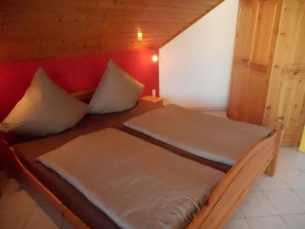 Postel nebo postele na pokoji v ubytování Gästehaus Kathi