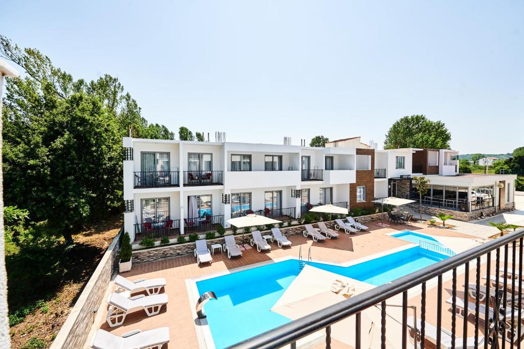 Bazén v ubytování Hotel Halibas nebo v jeho okolí