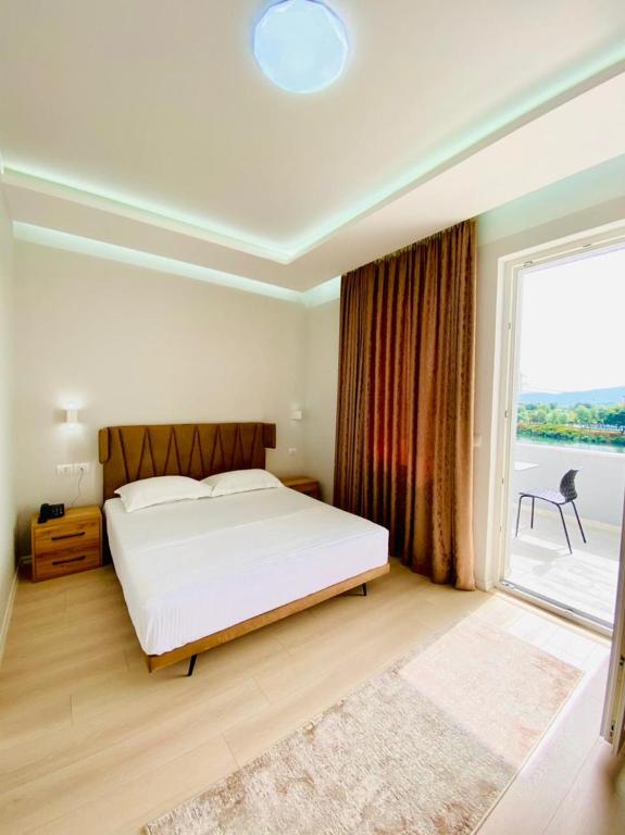 PRINCIPE DEL LAGO - Image 2