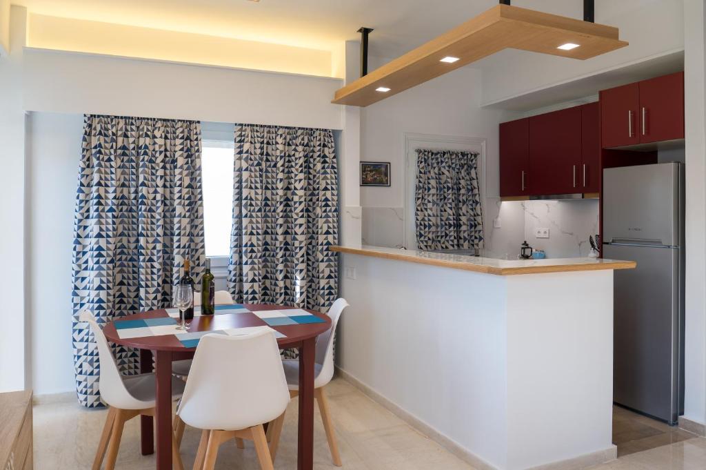 Kuchyň nebo kuchyňský kout v ubytování CHROMA Lodge Rafina