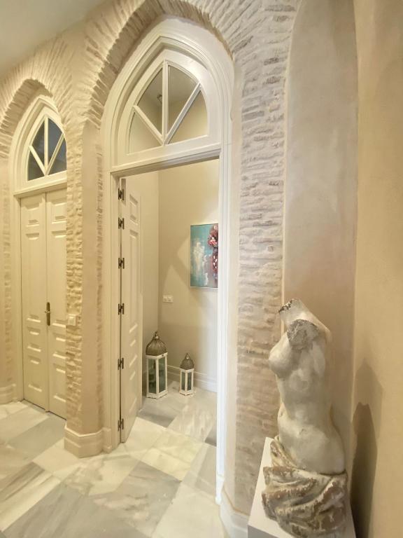 Koupelna v ubytování innCádizPalacio Conde Casa-Brunet