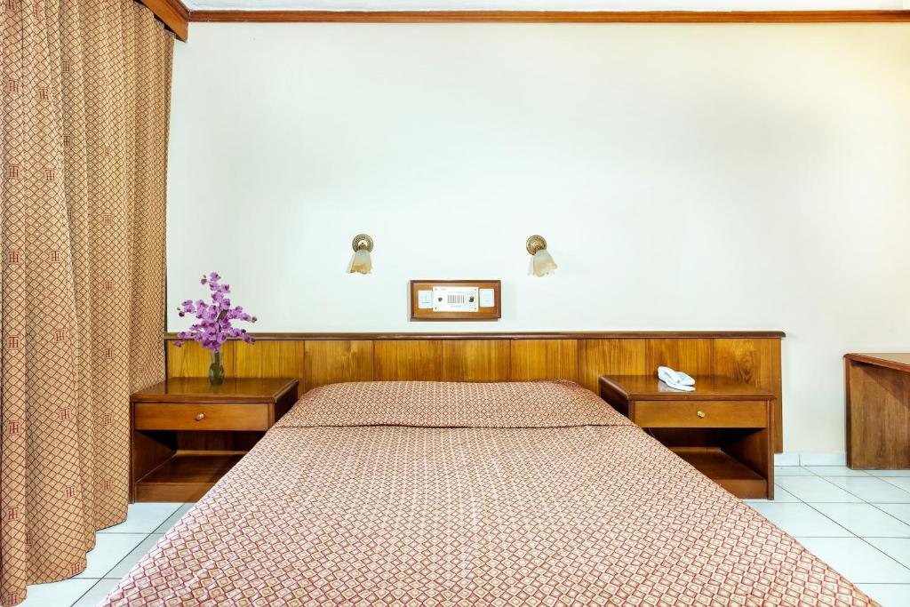 Xenios Theoxenia Hotel - Economy Double Room