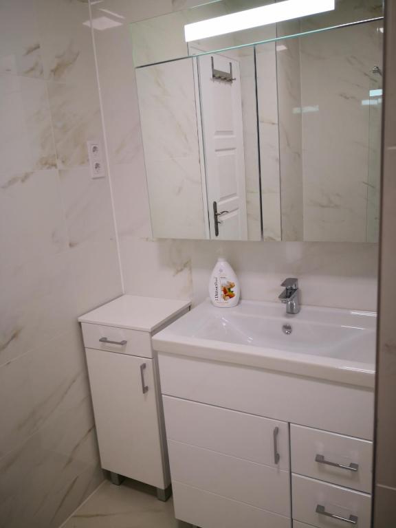 Kúpeľňa v ubytovaní Kolibri Apartman