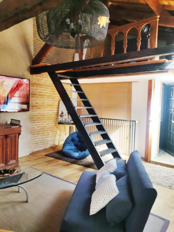 Katil atau katil-katil dalam bilik di Chez Fanny - Le Loft - centre historique Cahors Cathédrale