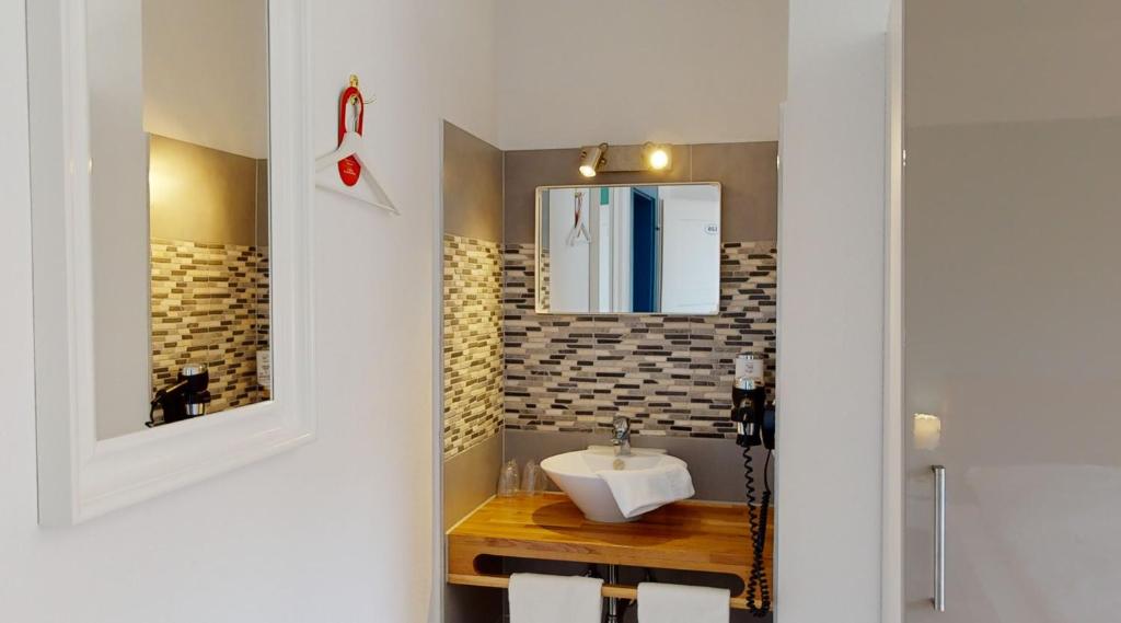 Een badkamer bij Hotel Rothenburger Hof