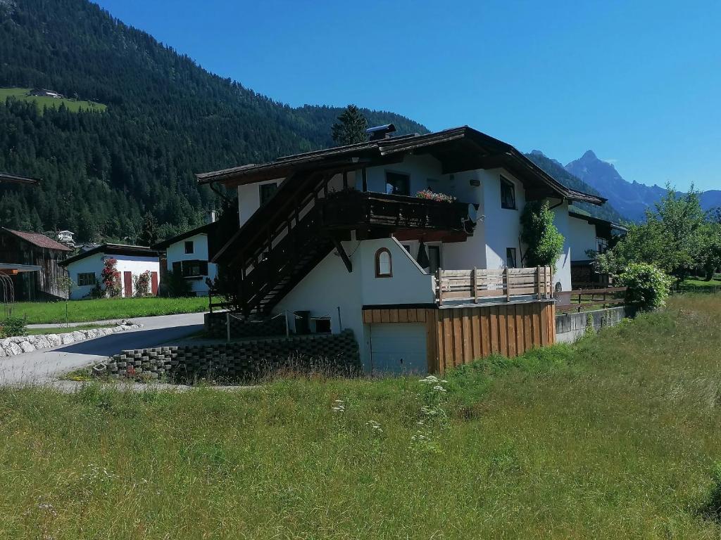 Nespecifikovaný výhled na hory nebo výhled na hory při pohledu z apartmánu