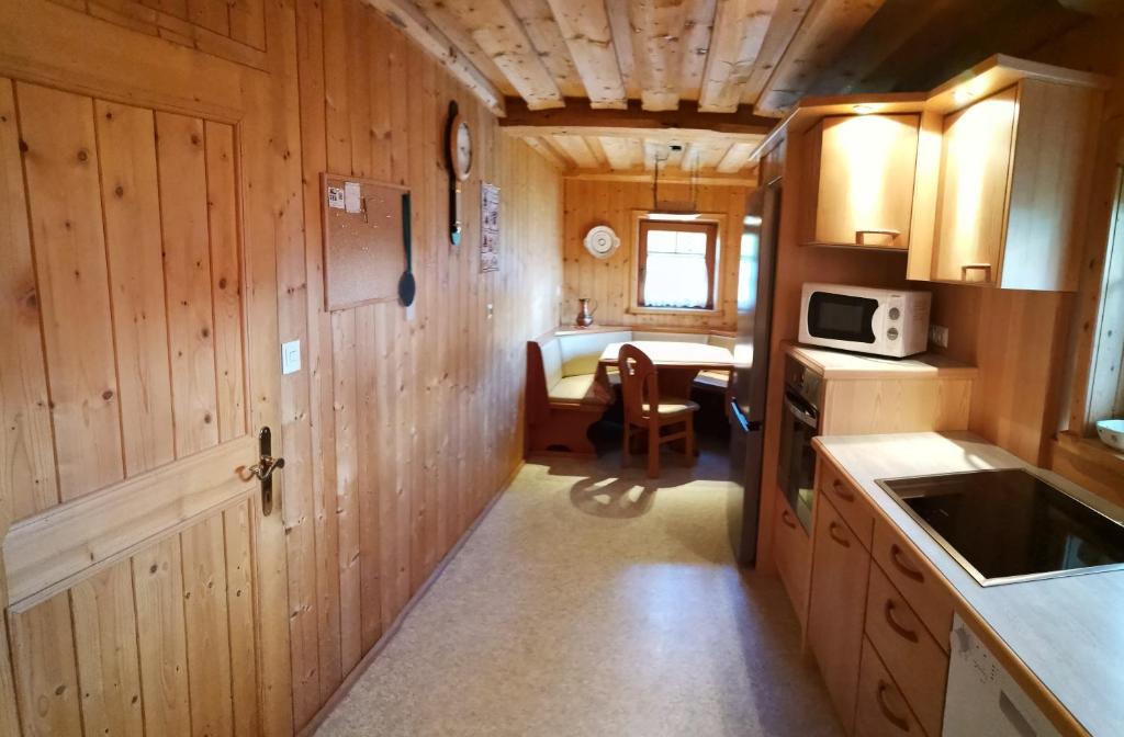 Kuchyň nebo kuchyňský kout v ubytování Ferienhaus Gobald