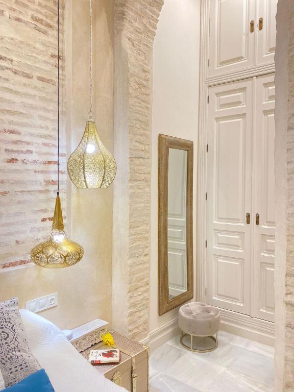 Koupelna v ubytování innCádizPalacio Conde Casa-Brunet