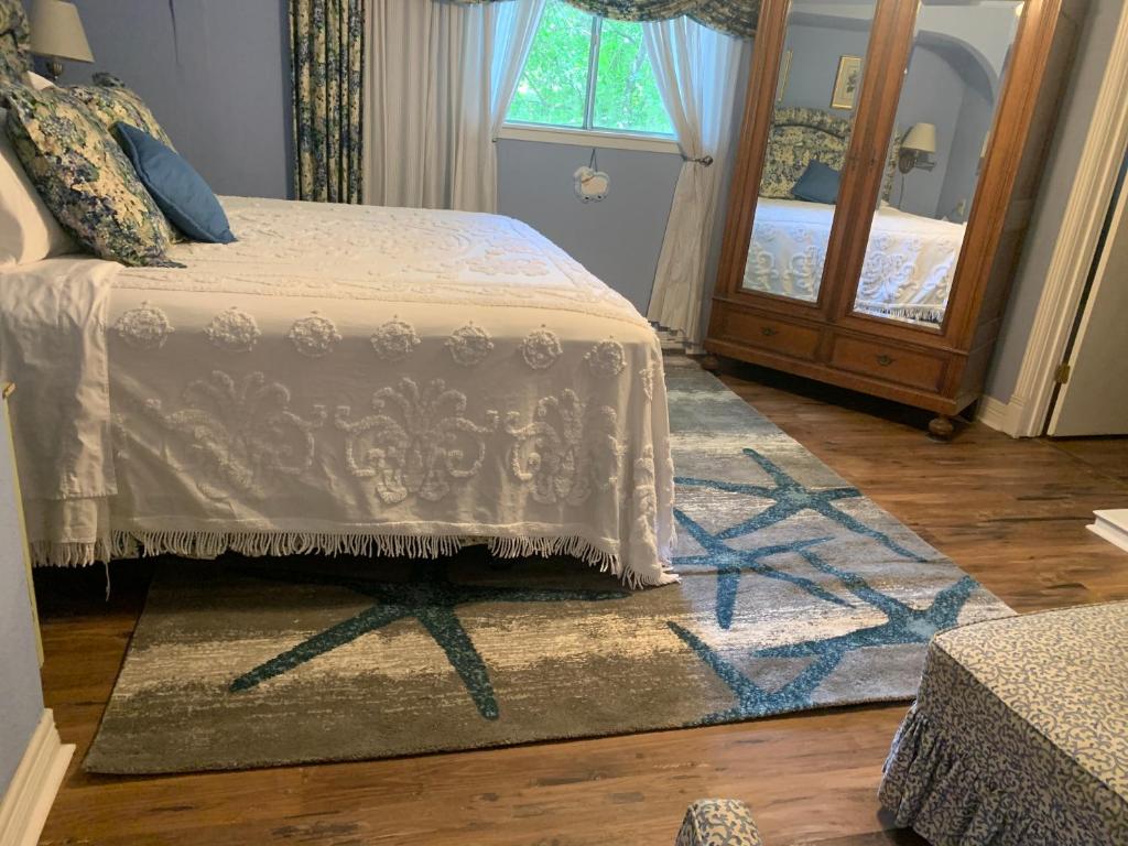 Lamb's Rest Inn - King Room With Spa Bath