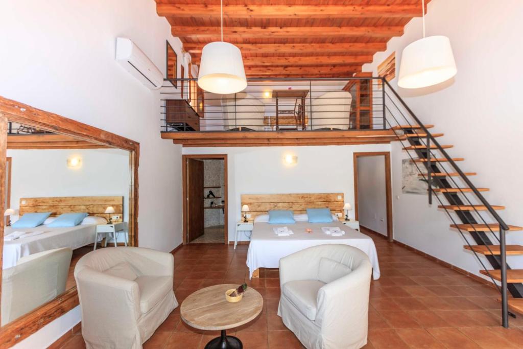 A seating area at Es Pas Formentera Agroturismo