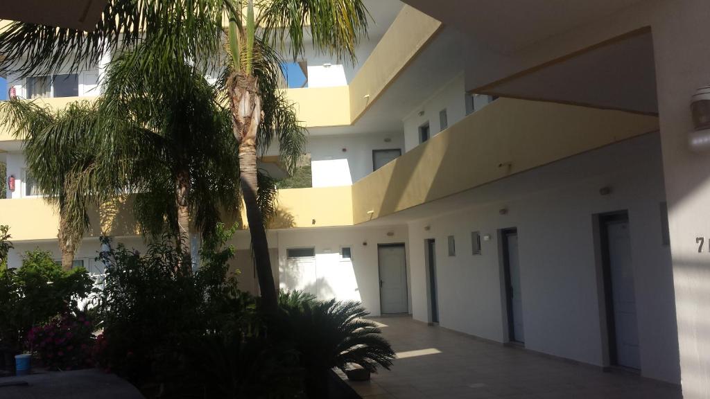 The building in which az apartmanhoteleket is located