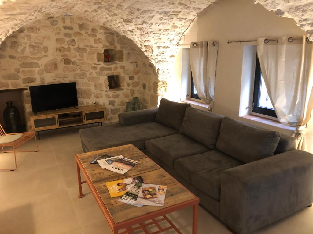 La parenthèse aux portes d Uzès - Housity