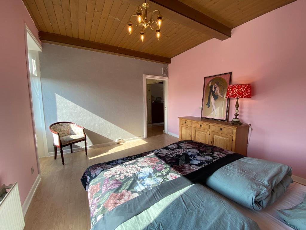 Postel nebo postele na pokoji v ubytování N1 Apartment in the heart of Højer