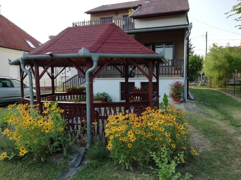 Ogród w obiekcie Krezo Ház