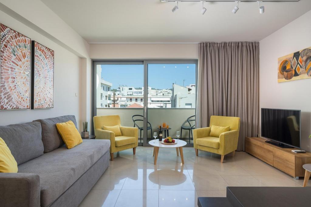 Posedenie v ubytovaní Trianon Luxury Apartments & Suites
