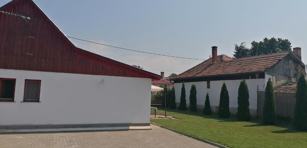 Budova, v ktorej sa dom na vidieku nachádza