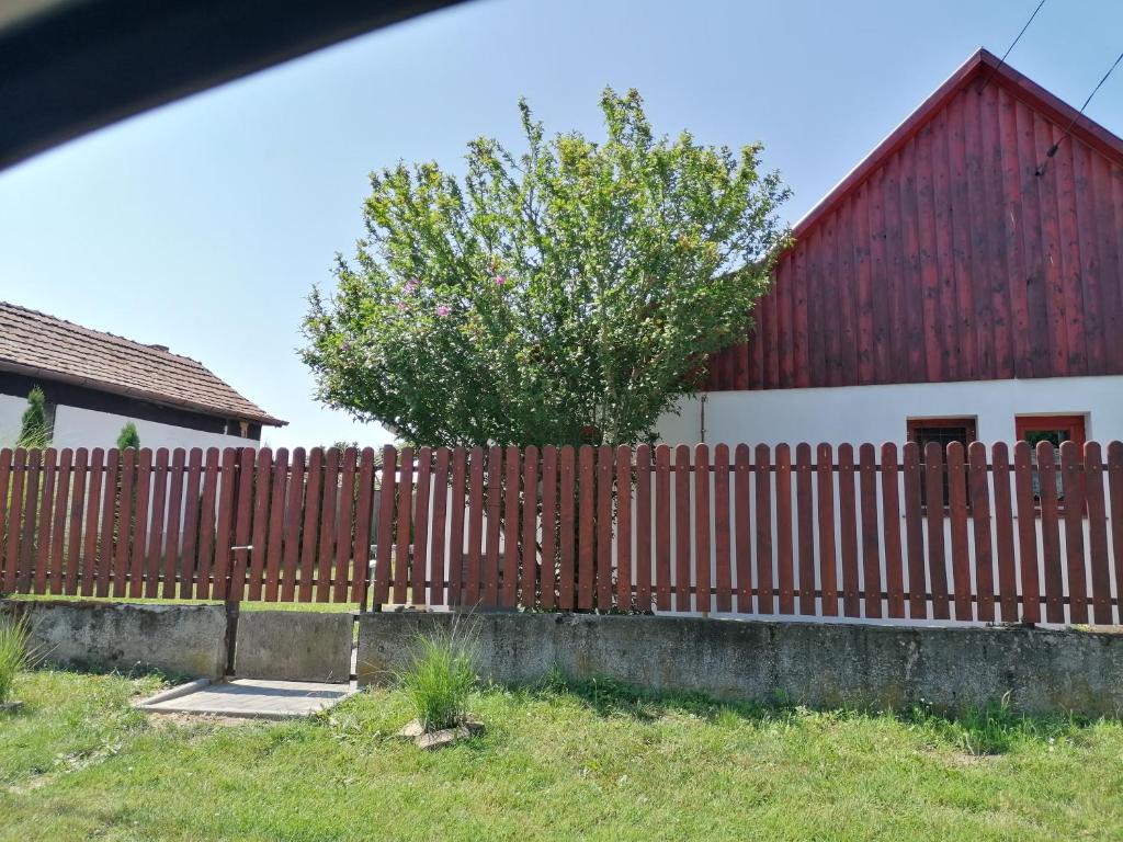 Vonkajšia záhrada v ubytovaní Csónakos Vendégház