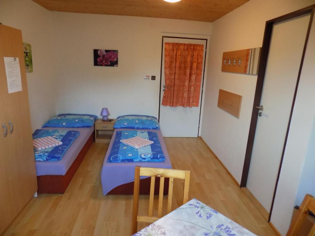Ubytování Apartmány Ferenčíková - Quadruple Room With Private Bathroom