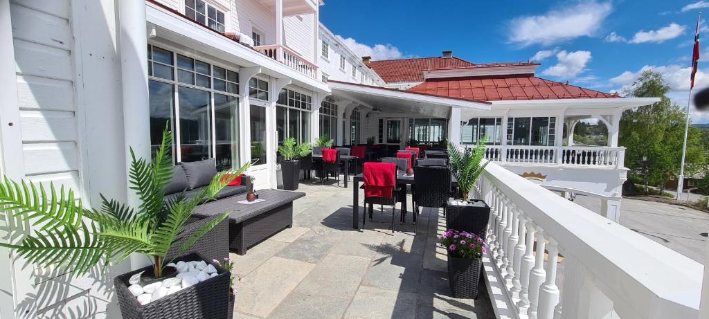 Posezení v ubytování Dr. Holms Hotel