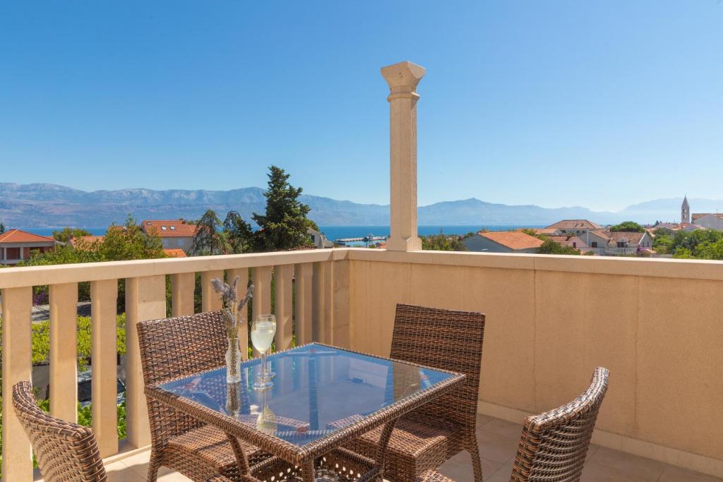 Apartments Ella - One-Bedroom Apartment With Balcony And Sea View