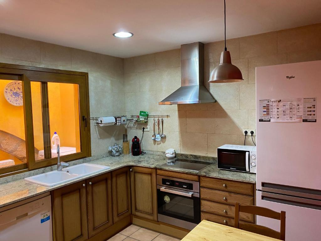 Una cocina o zona de cocina en La Polaina