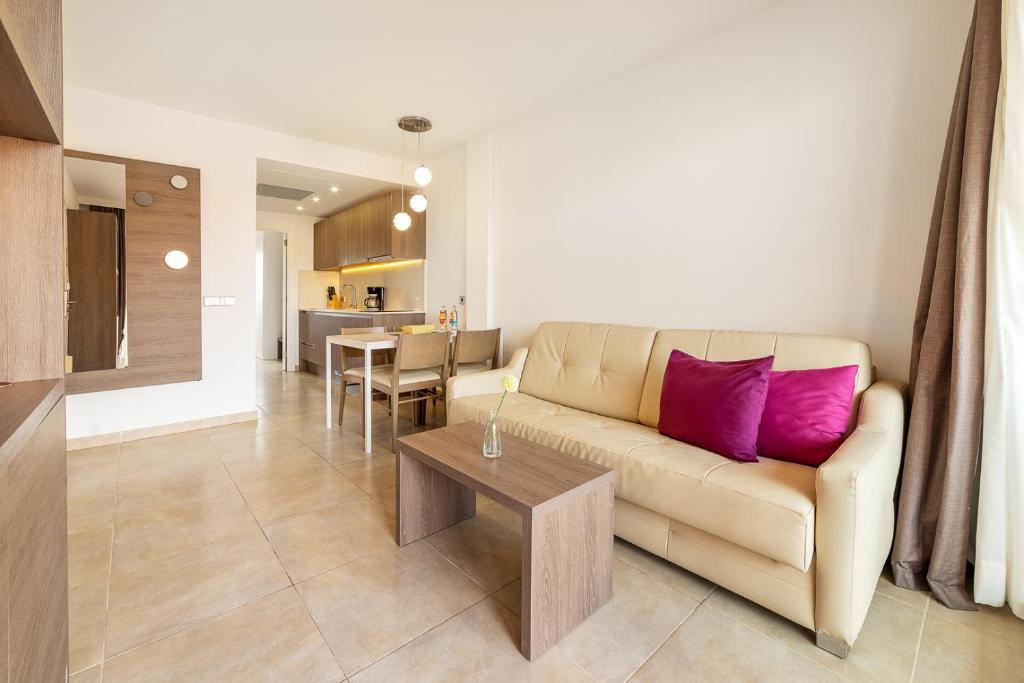 Hotel Paradise Residencial, Cala Ratjada, Spain - Booking.com