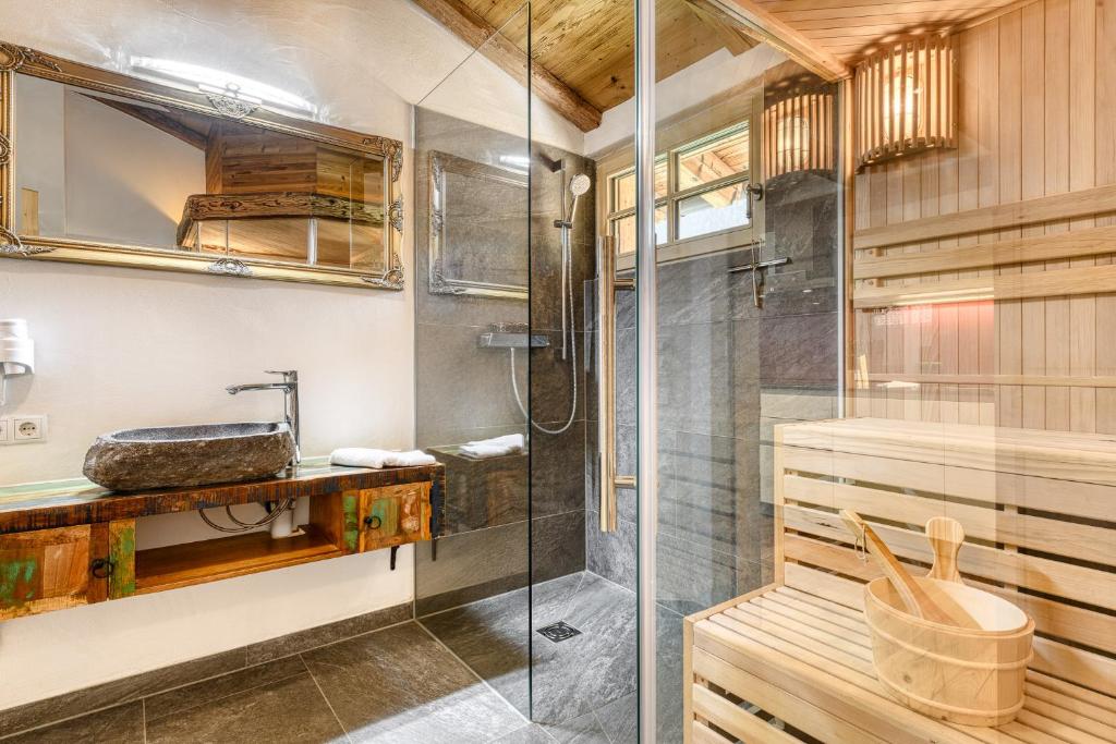 A bathroom at Dahoam-Apartments by A-Appartments