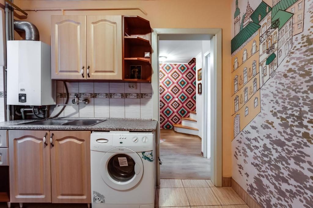 Four bedrooms apartment in the heart of Lviv фото 4